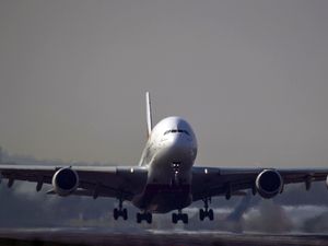 Supporting image for story: Heathrow reveals plan for £21bn third runway