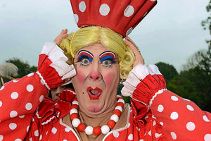 Supporting image for story: Shrewsbury panto star Brad Fitt comes to aid of Shropshire Gift Appeal – oh, yes he does