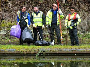 Supporting image for story: Clean for the Queen: Volunteers' canal clean-up under way