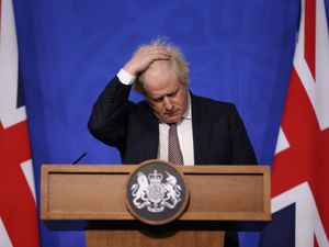 Supporting image for story: How Tory fortunes reversed in the 100 days since Owen Paterson vote