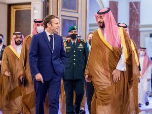 Supporting image for story: French president uses Saudi trip to ease tension with Lebanon