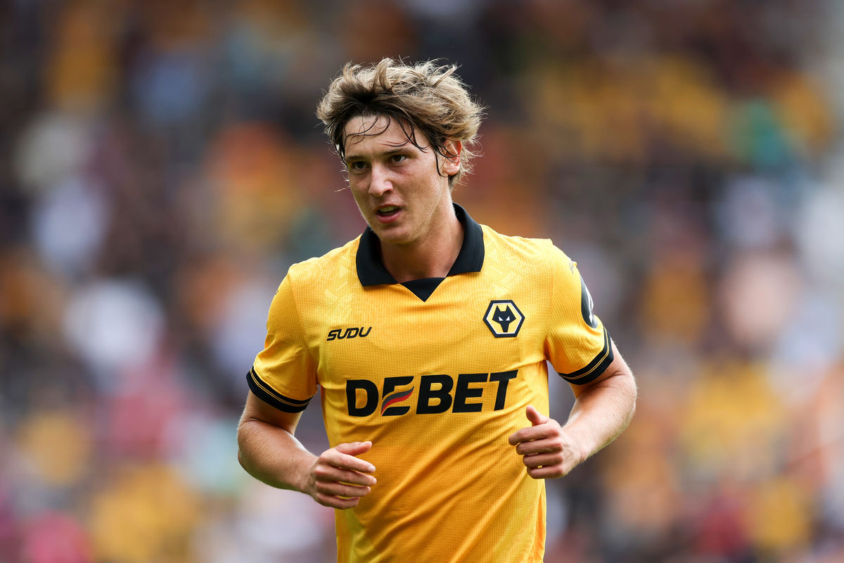Wolves forward set for medical ahead of loan move