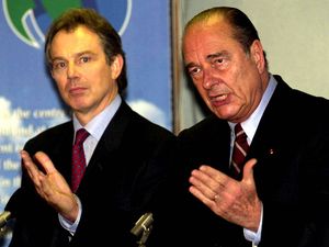 Supporting image for story: Blair’s fury with Chirac over Mugabe summit invite