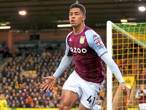 Supporting image for story: Gloves are off as Jacob Ramsey fights to seize big Aston Villa chance