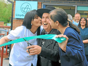 Supporting image for story: Slade guitarist Dave Hill unveils new Penn pharmacy