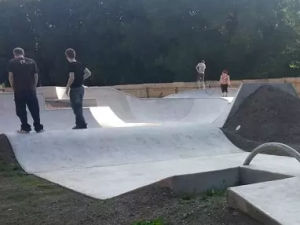 Regular visual inspections of the skateboard park in Knighton and the surrounding area are now being carried out by town councillors