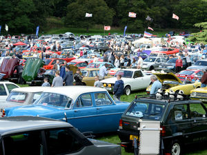 Supporting image for story: Himley Hall fuels vintage car show - with pictures