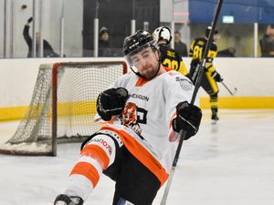 Supporting image for story: Telford Tigers 2 smash six past Hawks