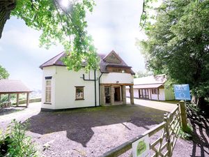 Supporting image for story: One of Shropshire's most famous houses has returned to the market