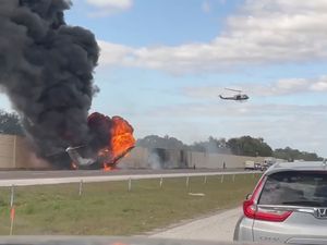 Supporting image for story: Officials probe why private jet crashed onto Florida highway and killed two