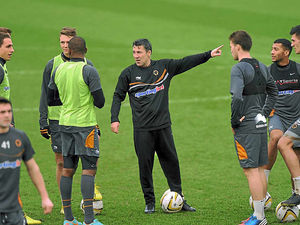 Supporting image for story: Wolves boss Saunders won't consider drop