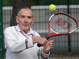 Supporting image for story: Flying ace is still serving up aces at 87