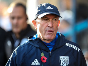 Supporting image for story: West Brom board not planning to sack Tony Pulis over international break