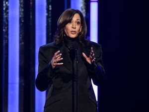 Supporting image for story: Kamala Harris urges people to ‘use our power’ as she collects award