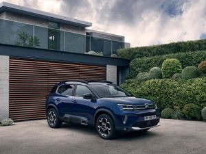 Supporting image for story: New Citroen C5 Aircross pricing confirmed, starting at £25,515