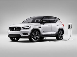 Supporting image for story: Volvo announces free electricity offer for UK plug-in buyers