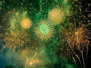 Supporting image for story: Bonfire Night: Events across West Midlands and Staffordshire and how to get tickets