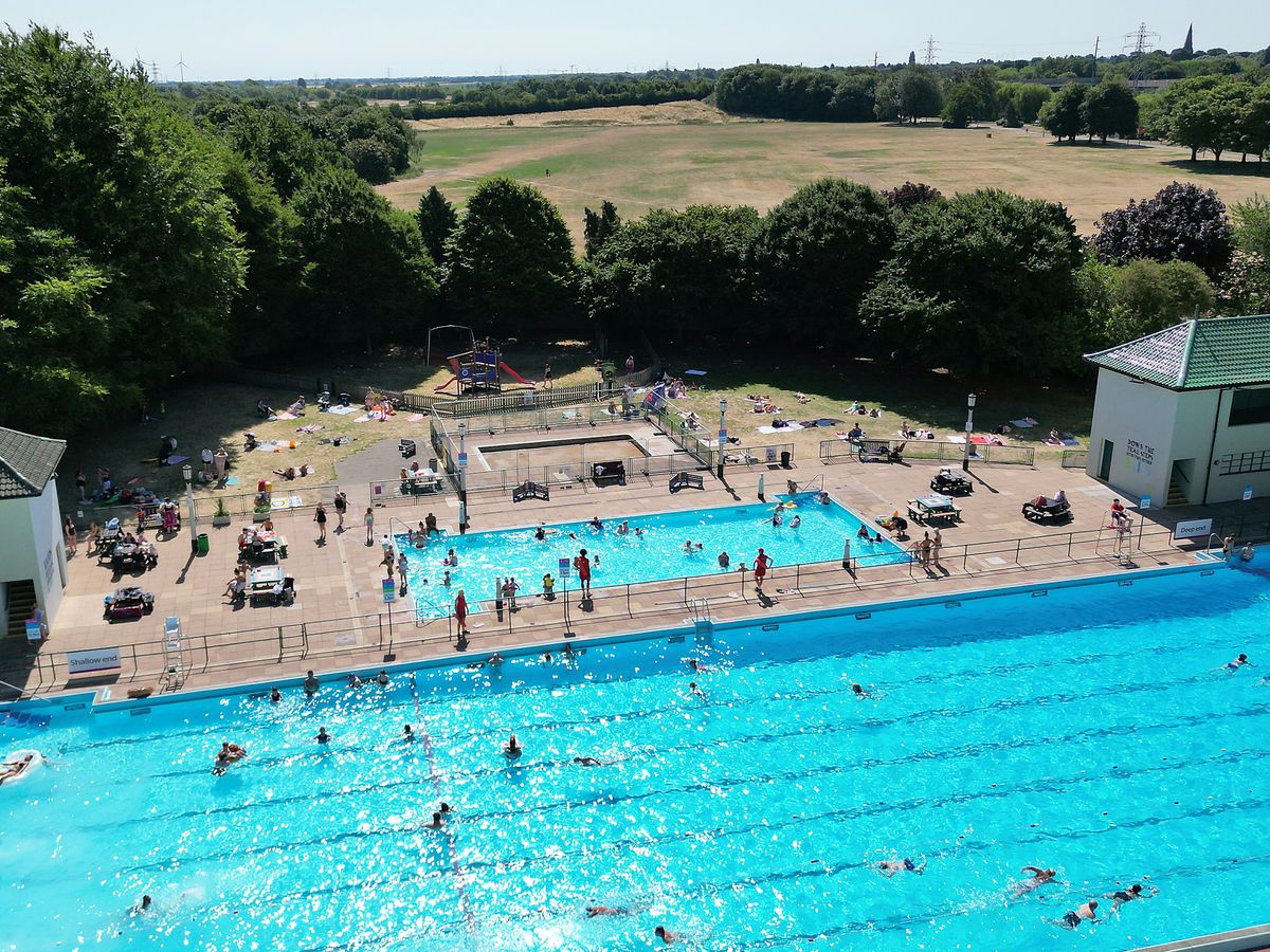 Third heatwave of the summer set to hit UK, Met Office says