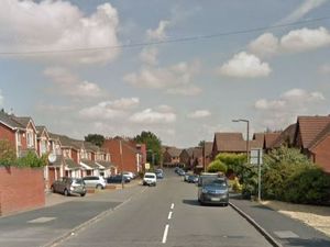 Supporting image for story: Two arrested after crash ends pursuit in Tividale