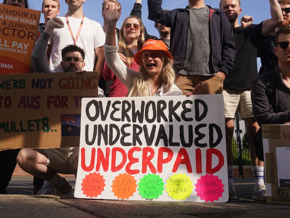 No extra money for pay rises says Downing Street, amid threat of renewed strikes