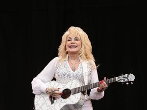 Supporting image for story: Dolly Parton has resurrected the distracted boyfriend meme and won the internet