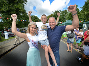 Supporting image for story: Thousands of people enjoy Tettenhall Roundtable fete