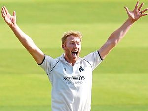 Supporting image for story: Warwickshire's escape hero Liam Norwell pens new deal