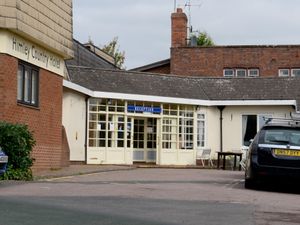 Supporting image for story: WATCH: Fire rips through Himley hotel kitchen