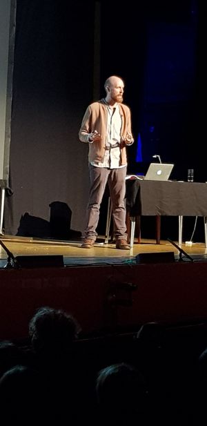 Alexis kept the children entertained throughout with his anecdotes and drawings