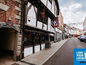 Supporting image for story: The centuries old Shrewsbury pub where staff go out of their way to ensure nobody feels lonely