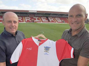 Supporting image for story: Harriers boss wants party all-round