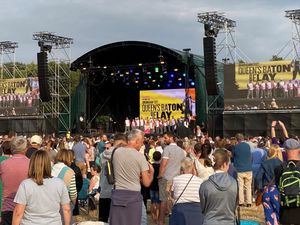 Supporting image for story: Singing and dancing as town celebrates Commonwealth Games opening ceremony 