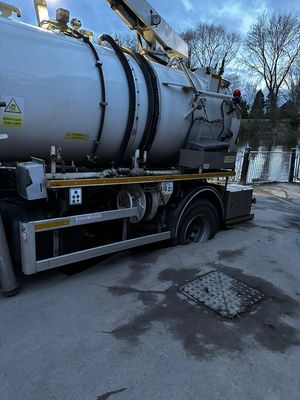 It's a complex operation to recover the tanker. 