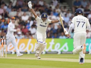 Supporting image for story: Yashasvi Jaiswal hits hundred as India pile on runs against England