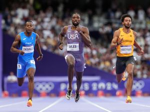 Supporting image for story: Noah Lyles keeps sprint double bid on course by booking 200 metres final spot