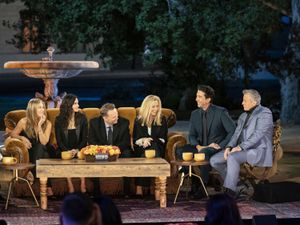 Supporting image for story: David Schwimmer and Jennifer Aniston pay tribute to Friends star Matthew Perry