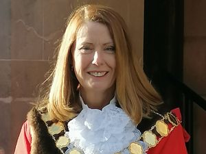 Supporting image for story: Mayor urges people to join jab volunteers