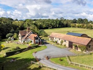 Supporting image for story: Stunning Jacobean manor house in Bridgnorth with separate barn conversion and expansive grounds is listed for sale - take a look around