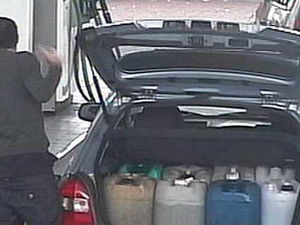 Supporting image for story: Garages are rocked by soaring petrol thefts