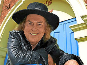 Supporting image for story: Slade star Dave Hill to light up Oakengates