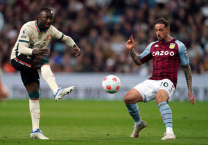 Liverpool's Naby Keita (left) and Aston Villa's Danny Ings