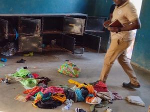 Supporting image for story: More than 300 children abducted in Nigerian school attack