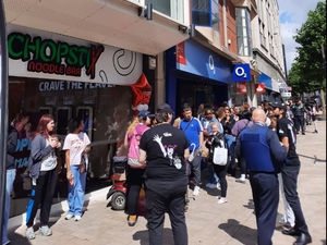 Supporting image for story: Mark Andrews: A refreshing waste of public money, and crowds swarm to noodle bar
