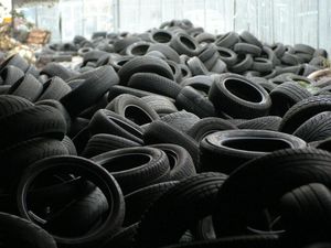 Supporting image for story: Particles from vehicle tyres found in marine environment