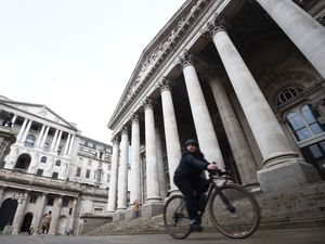 Supporting image for story: Bank set to hold interest rates, but policymakers split on inflation threat