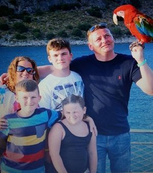 Lee Marlow with his family