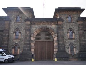 Supporting image for story: Prisoner manhunt continues as Lammy faces slew of questions