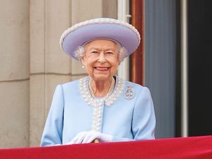 Supporting image for story: Reaction to Queen's death: King Charles to outline mourning plans