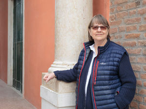 Supporting image for story: Artist to give talk before exhibition