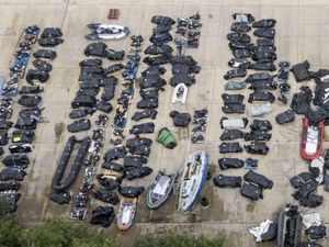 Supporting image for story: How will the UK-France migrants return deal work as it comes into force?